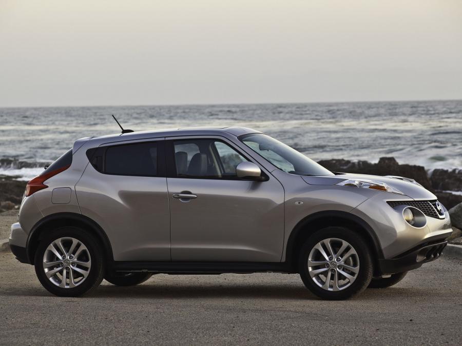  Nissan Juke 2010 года  (US) (фото 12 из 16)
